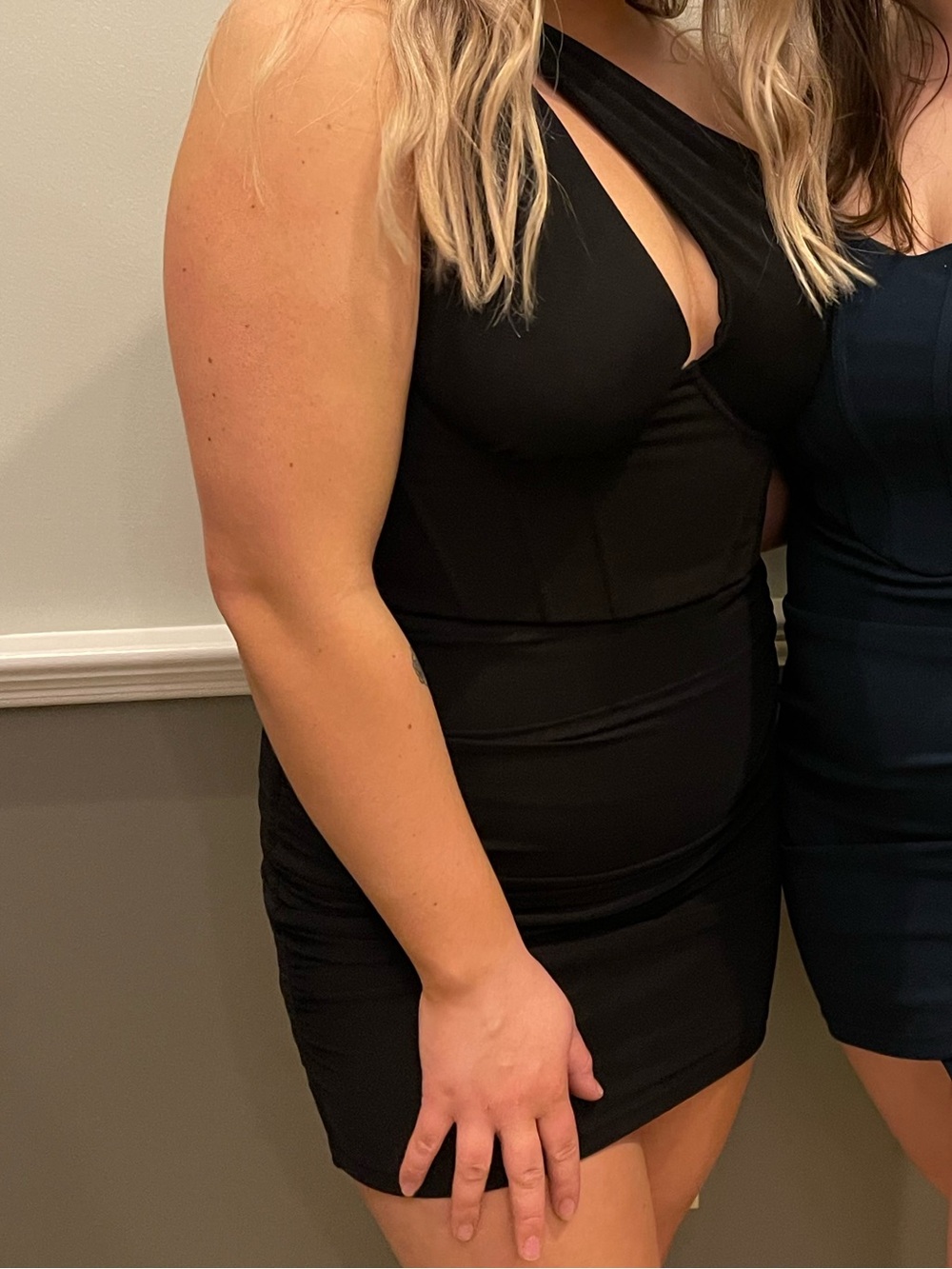 Windsor black one shoulder mini dress. Zip side. bust cups